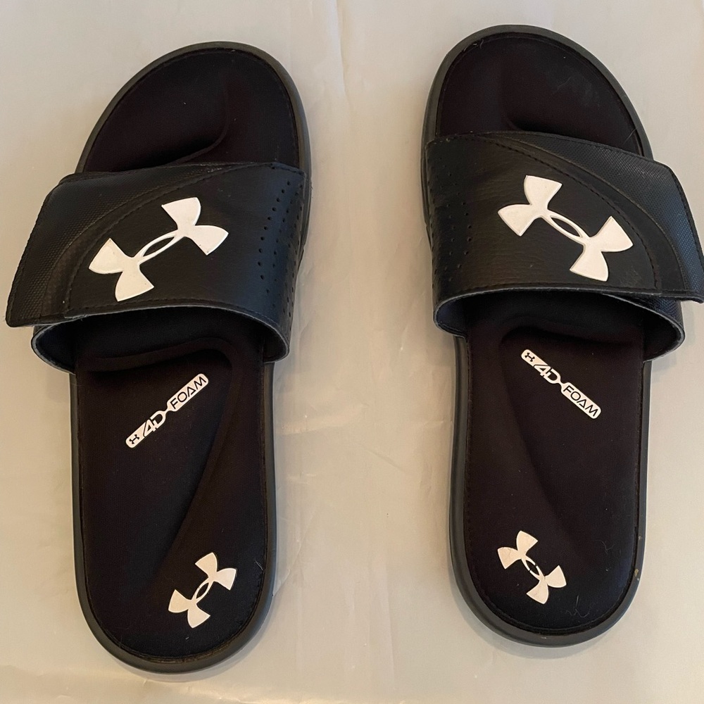 Under Armour Ladies Slides- Size 9